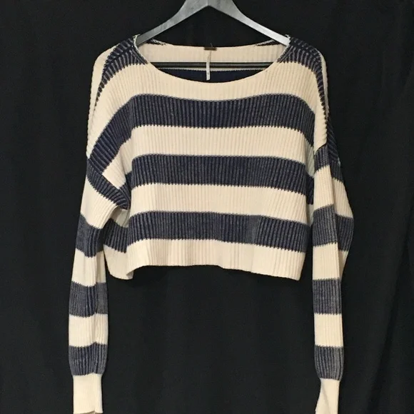 Free People cropped sweater |  off the shoulder sweater - Picture 3 of 4